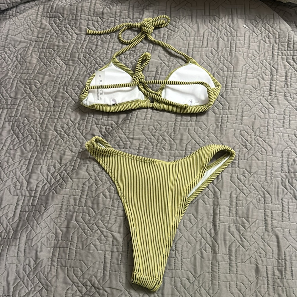 Bikini set - Picture 2 of 2